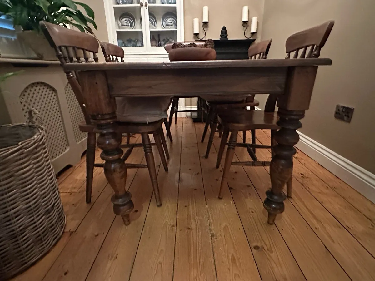 Solid wood dining / kitchen table & 6 chairs - Image 2