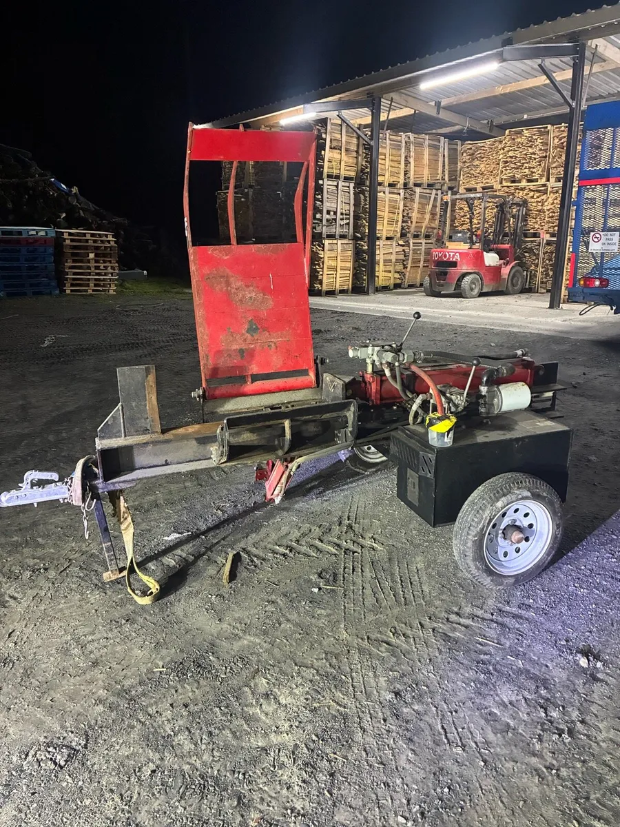 Log splitter - Image 1