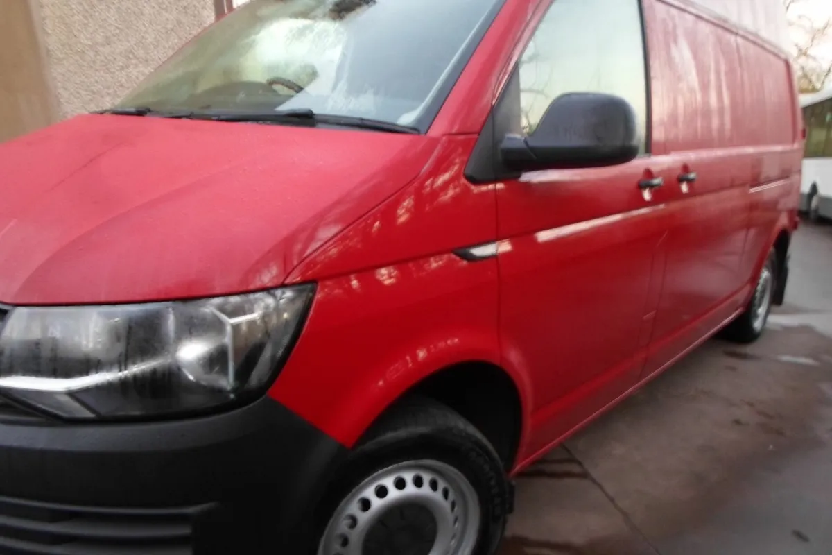 Volkswagen Transporter 2018 - Image 2