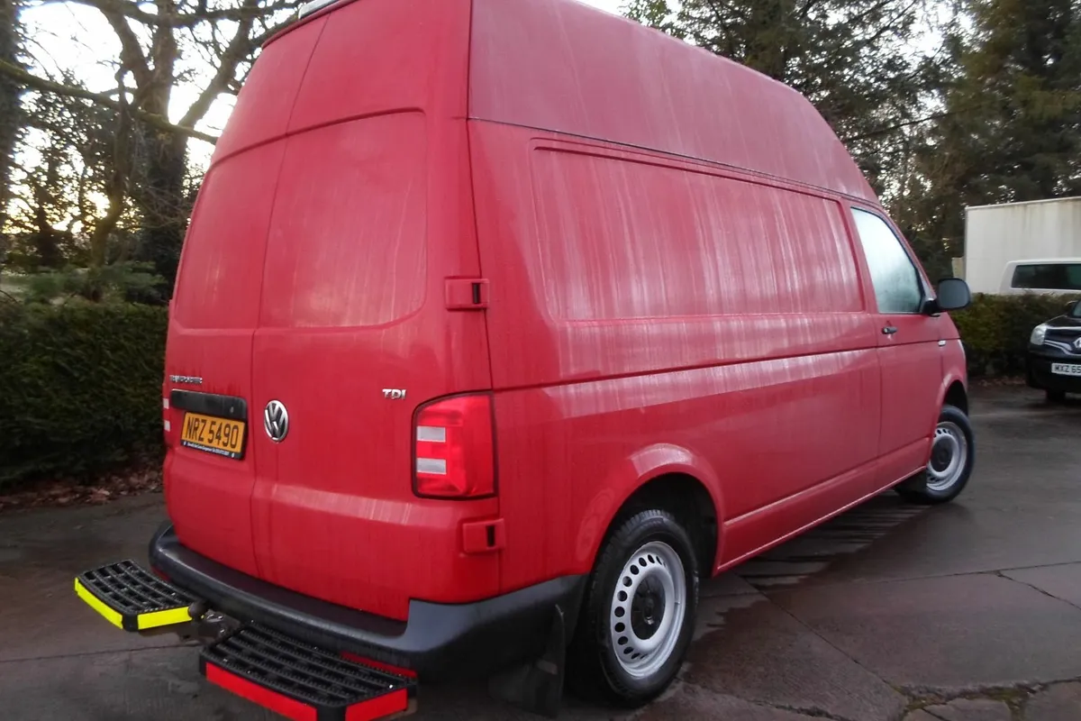 Volkswagen Transporter 2018 - Image 4