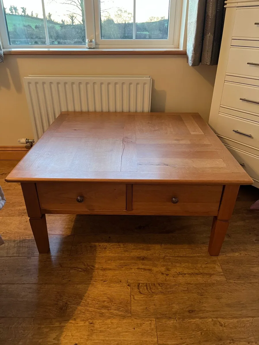 Solid oak coffee table - Image 1
