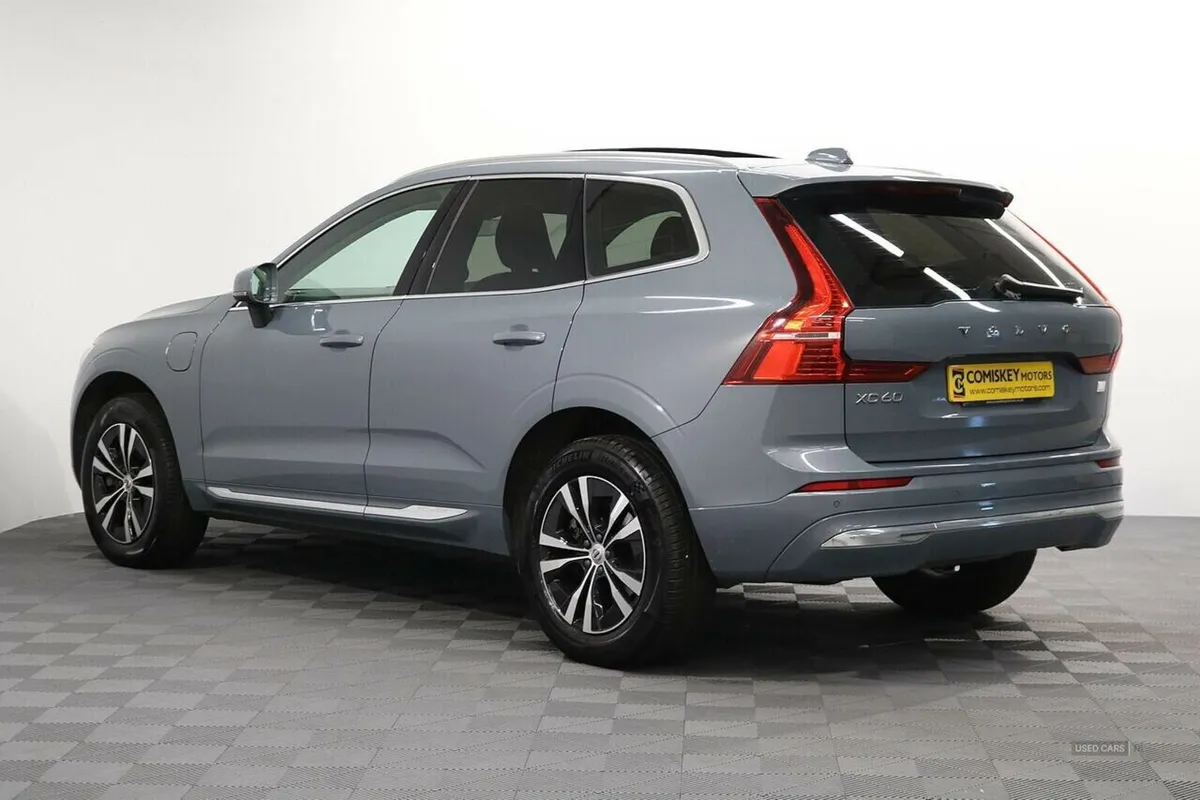 Volvo XC60 h T6 Core - Image 4