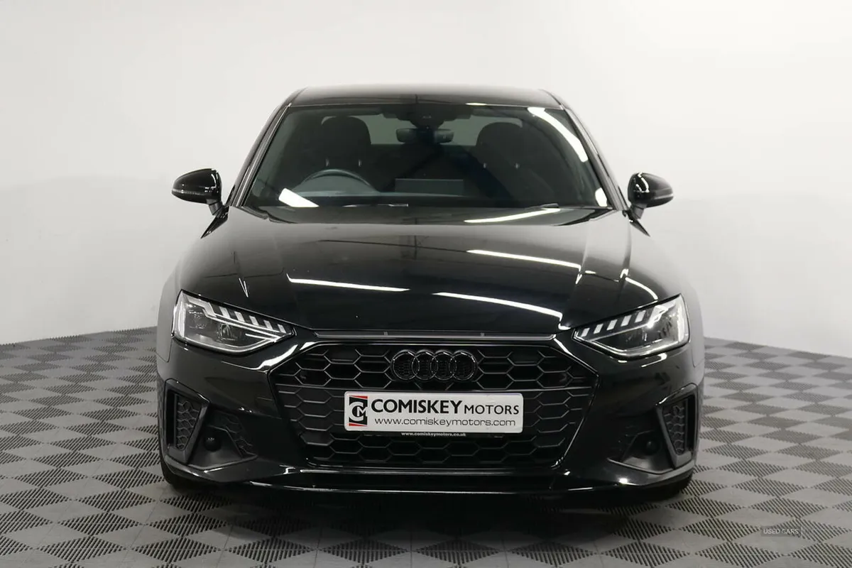 Audi A4 TDI Black Edition - Image 2