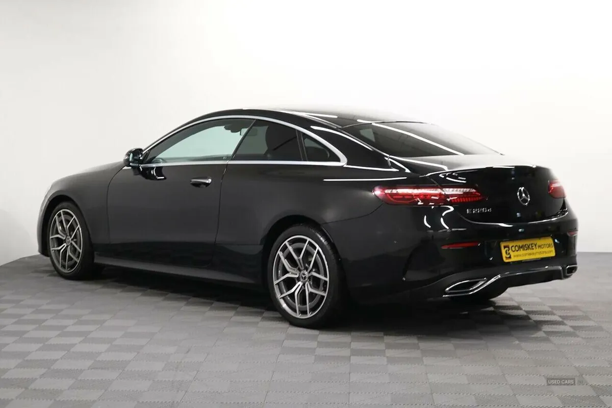 Mercedes-Benz E-Class E220d AMG Line - Image 4