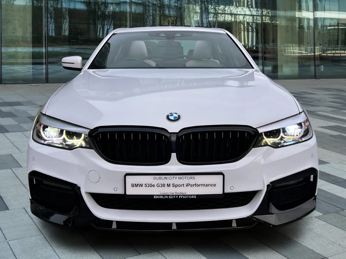BMW 530e G30 M Sport iPerformance *Sunroof* - Image 2
