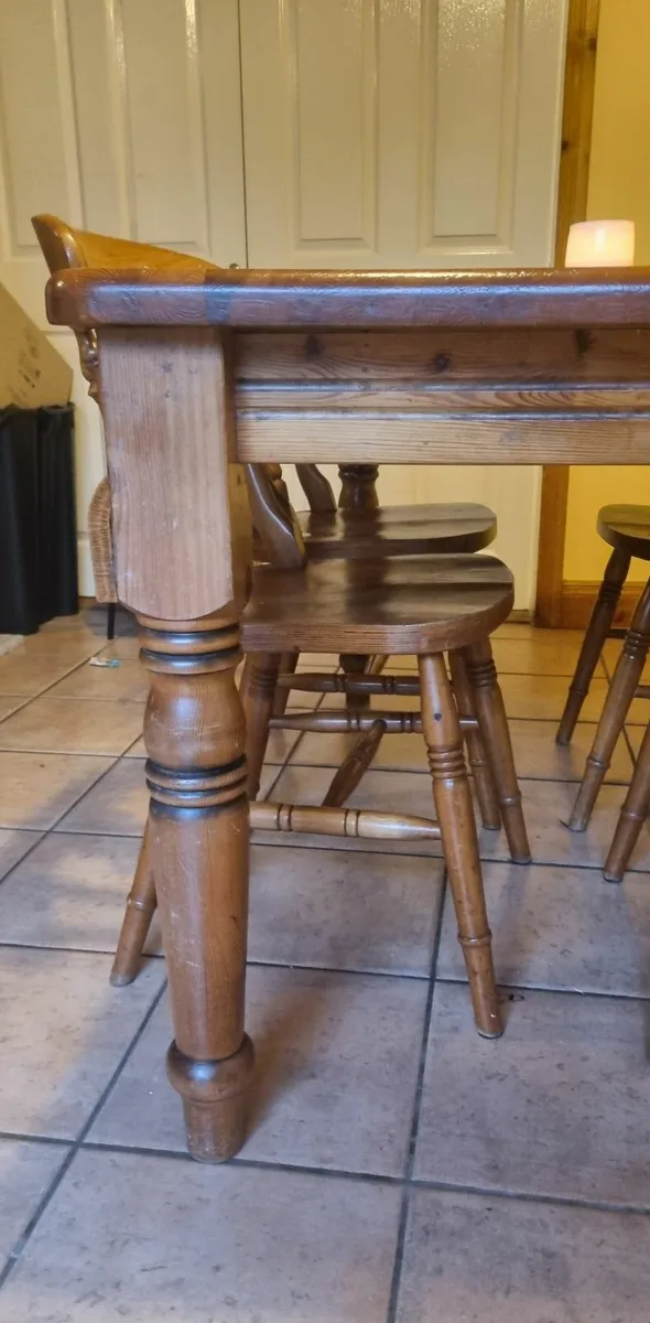 Solid Pine table - Image 2