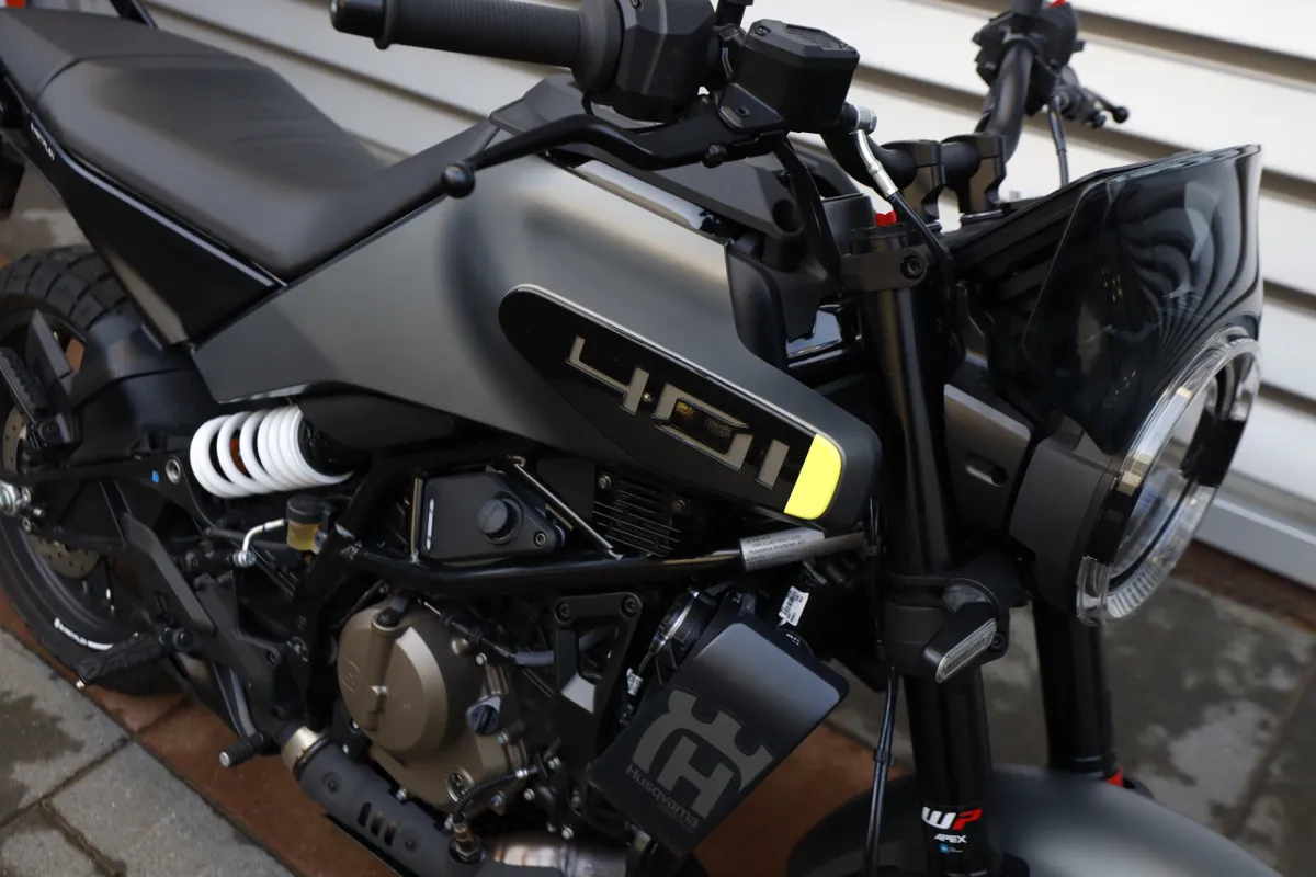 HUSQVARNA Svartpilen 401 - Image 3