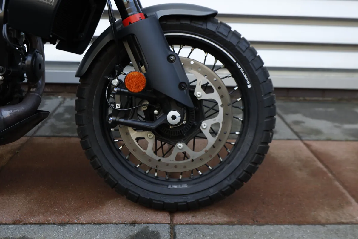 HUSQVARNA Svartpilen 401 - Image 4