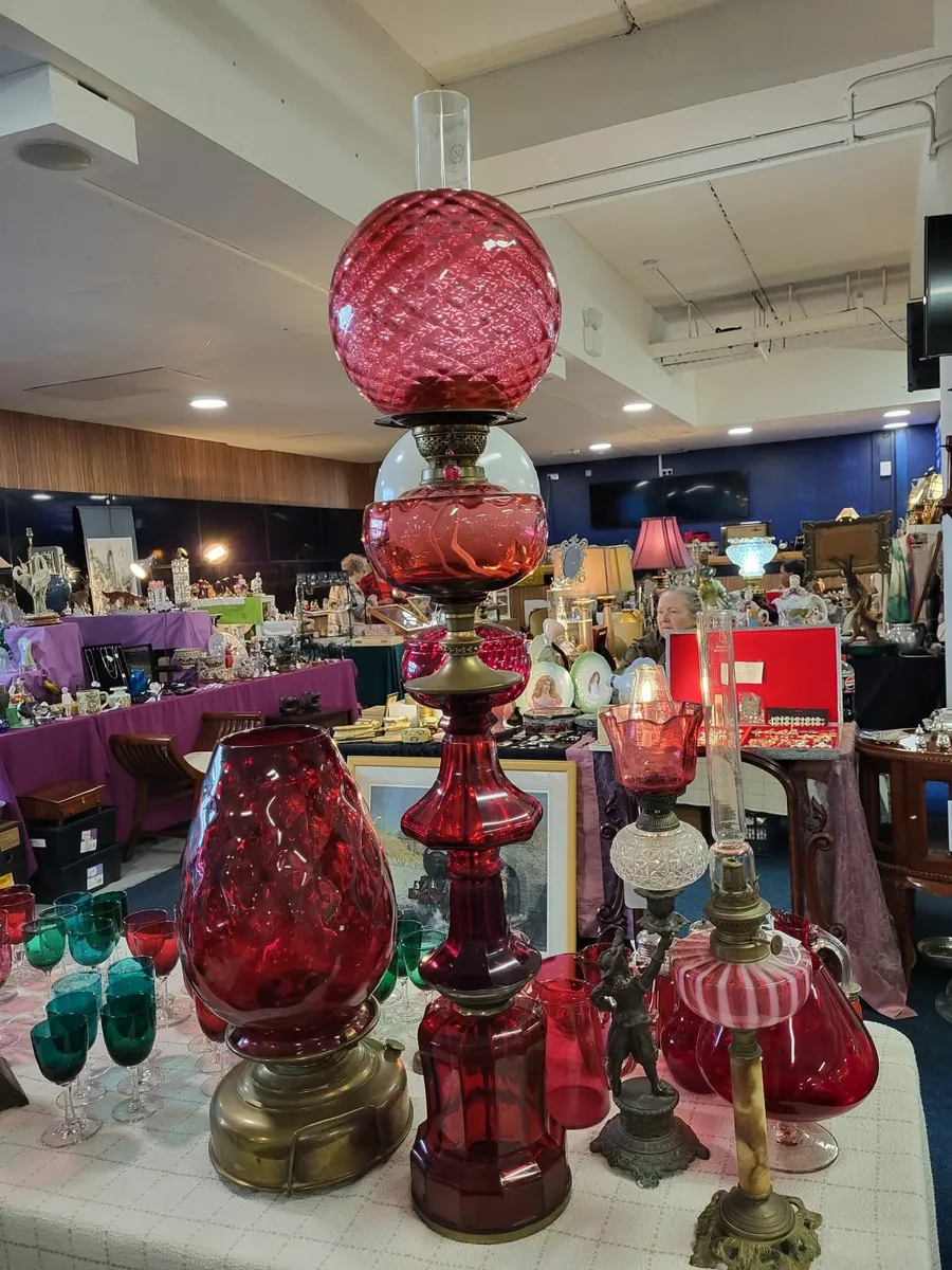 Antigue oil lamp - Image 1