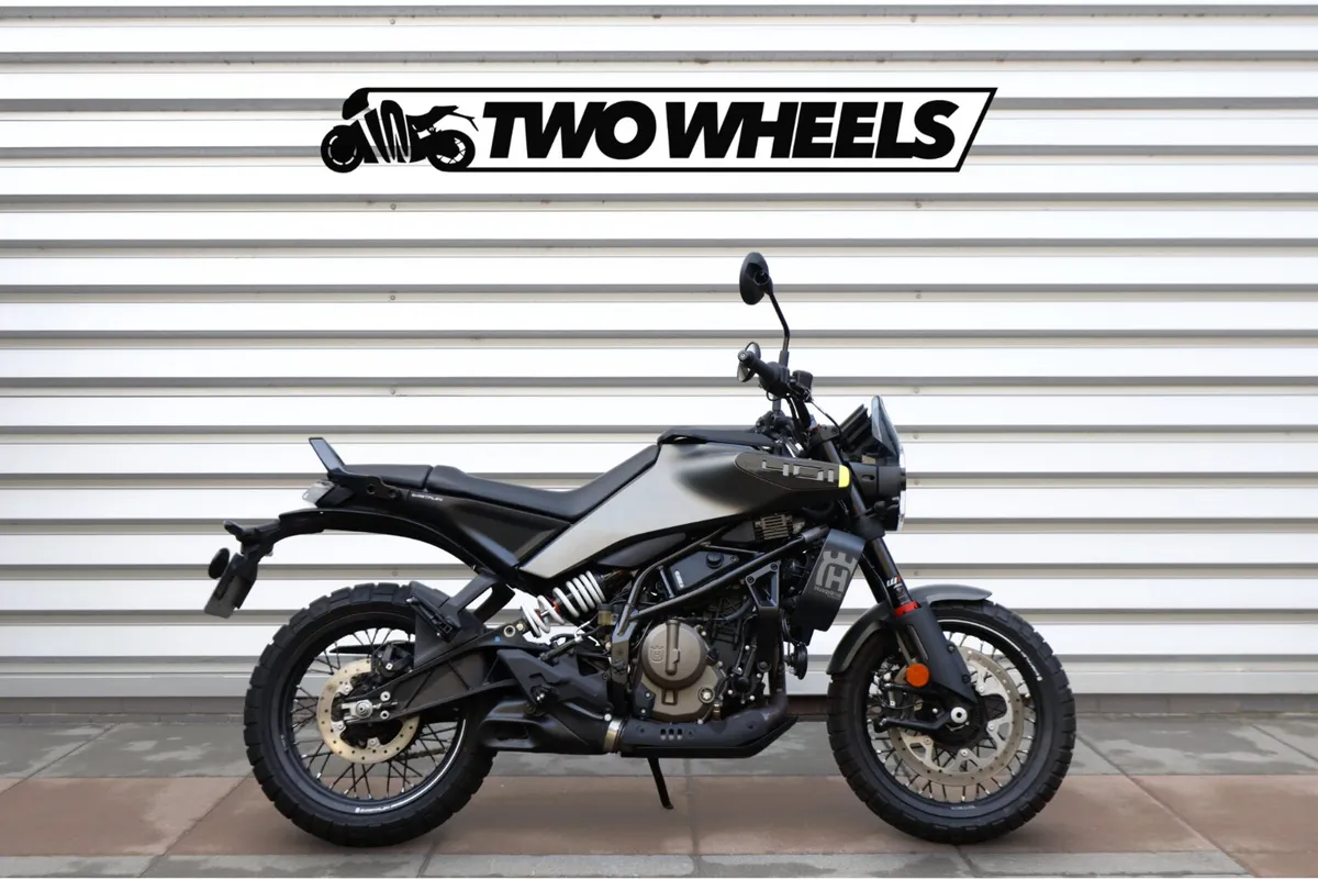 HUSQVARNA Svartpilen 401 - Image 1