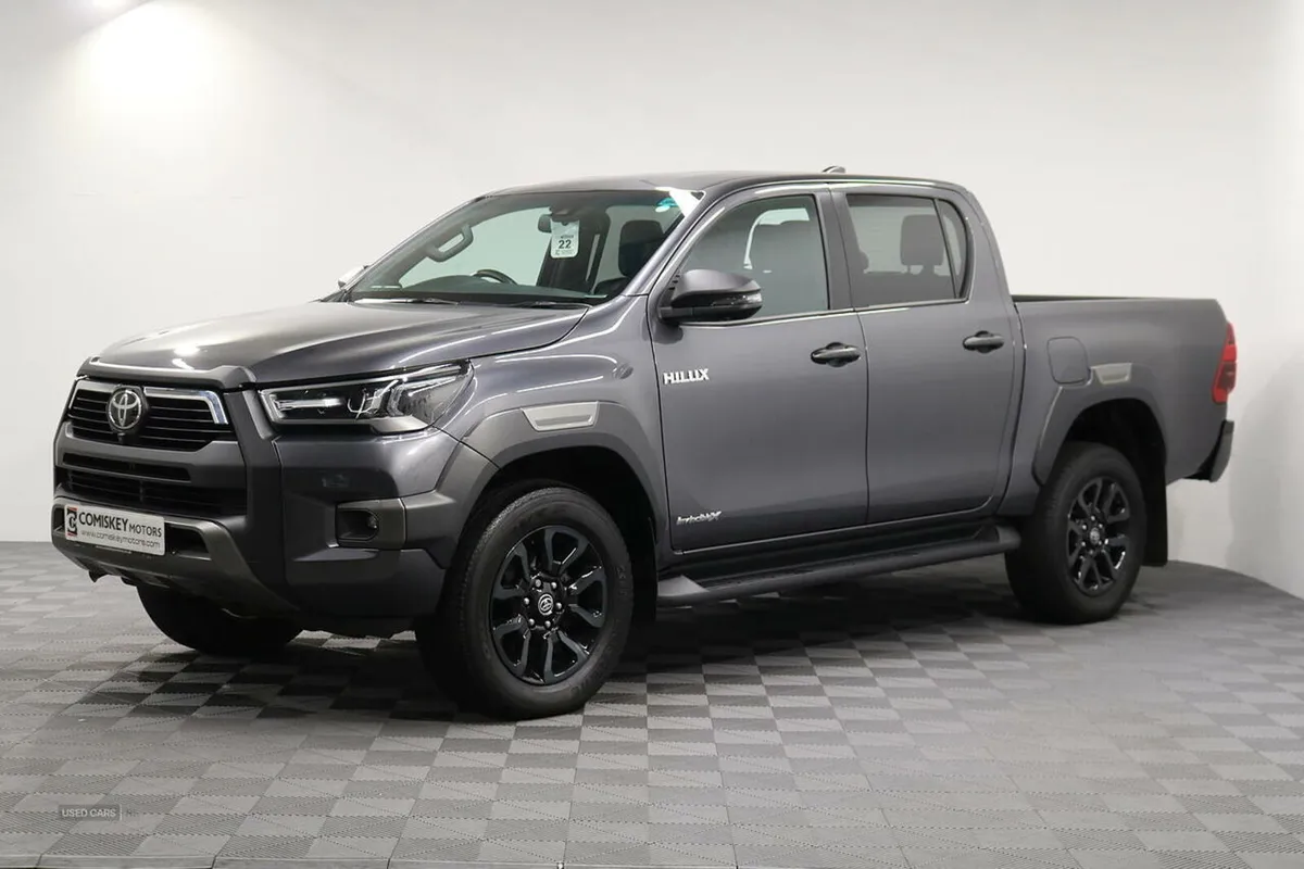 Toyota Hilux D-4D Invincible X - Image 3