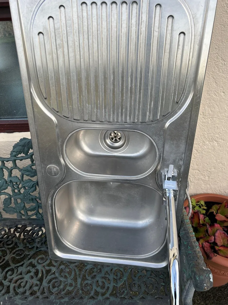 FRANKE sink and 1/2 - Image 1