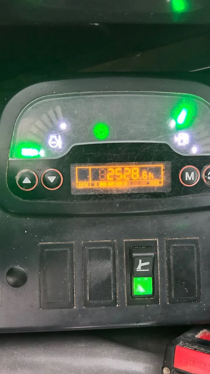 Mini digger - Image 3