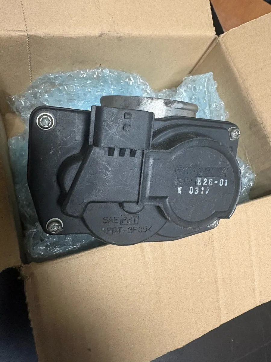 HITACHI 526-01 Throttle Body - Image 1