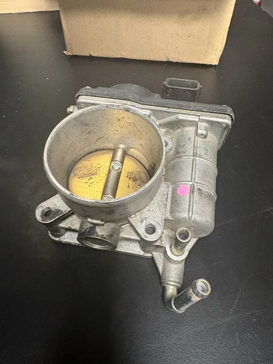 HITACHI 526-01 Throttle Body - Image 2