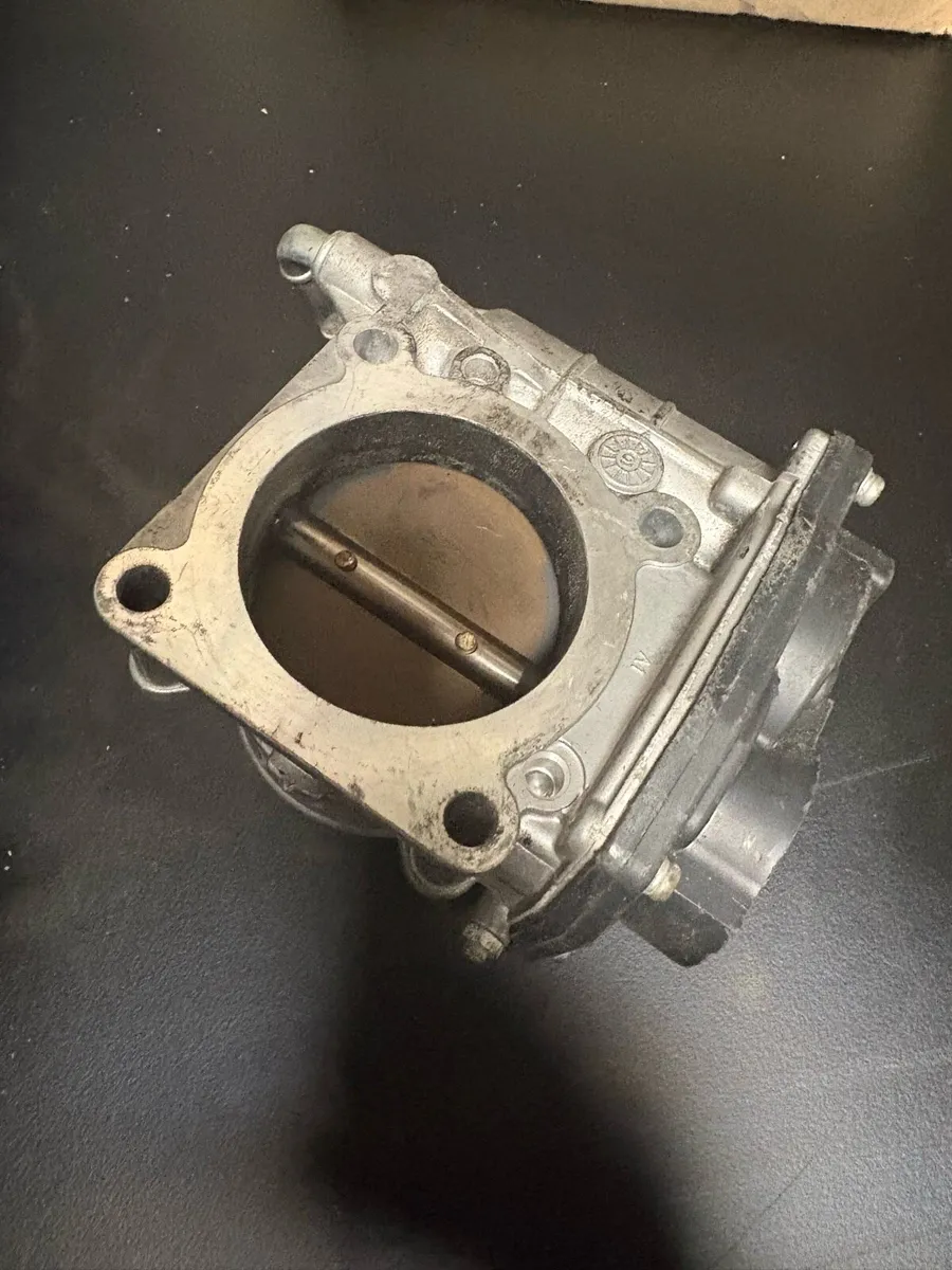 HITACHI 526-01 Throttle Body - Image 3