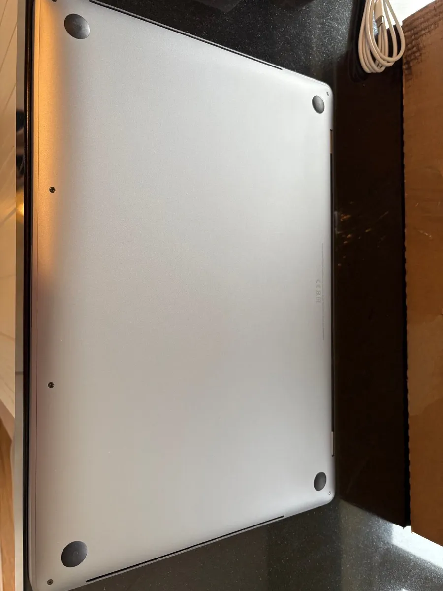 As New 16" Apple MacBook Pro Tahoe 512GB SSD, 16g - Image 3