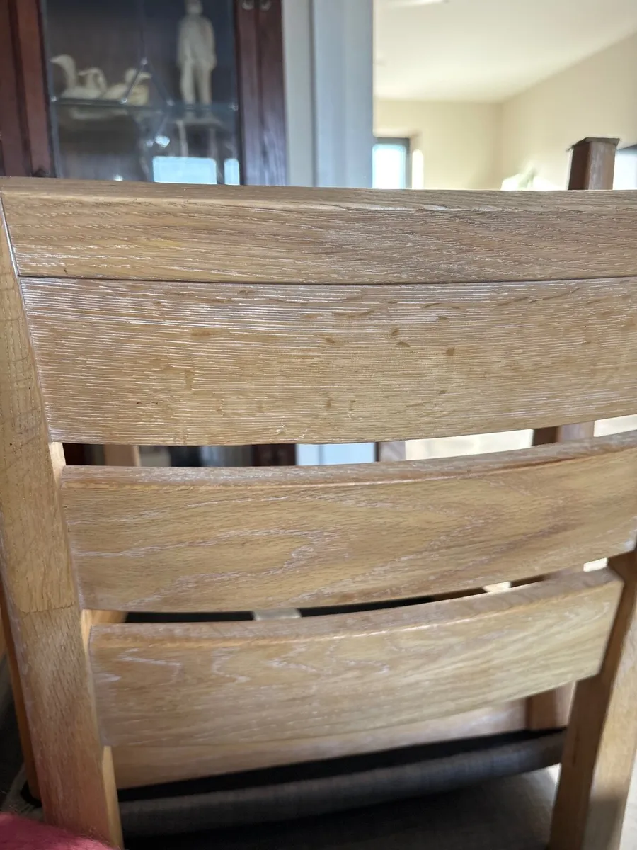 TABLE AND CHAIRS - Image 4