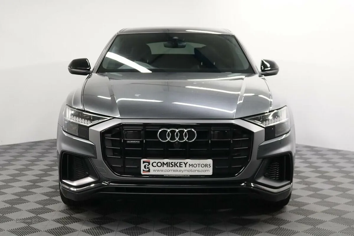 Audi Q8 TDI V6 Black Edition - Image 2