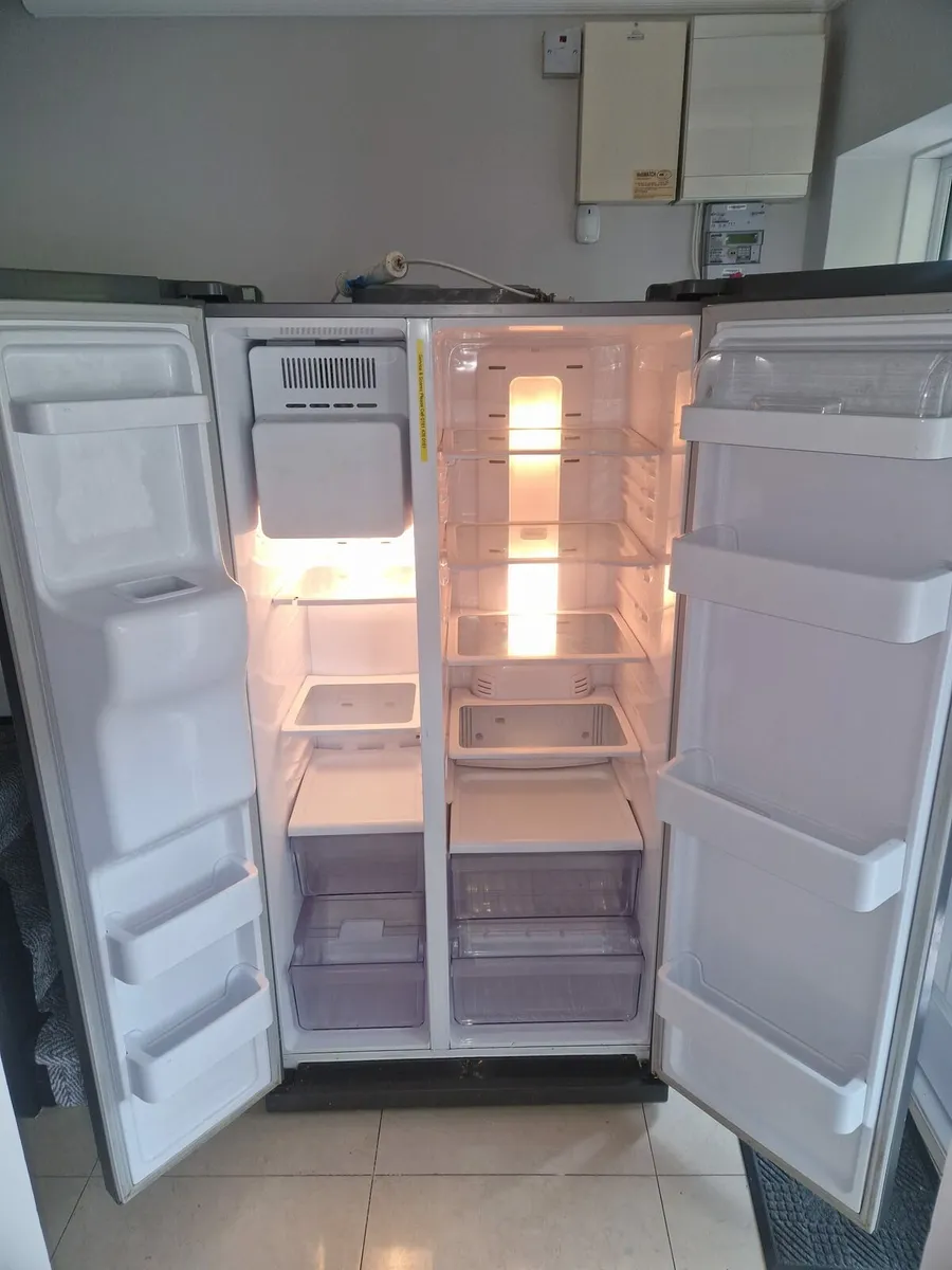 Samsung American Fridge Freezer - Image 2