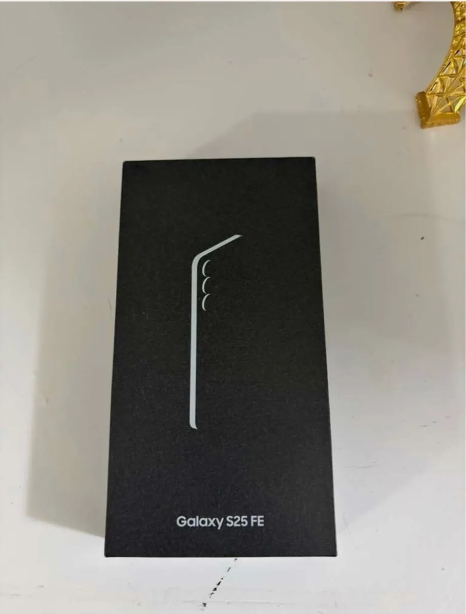 Samsung S25 FE brand new - Image 1