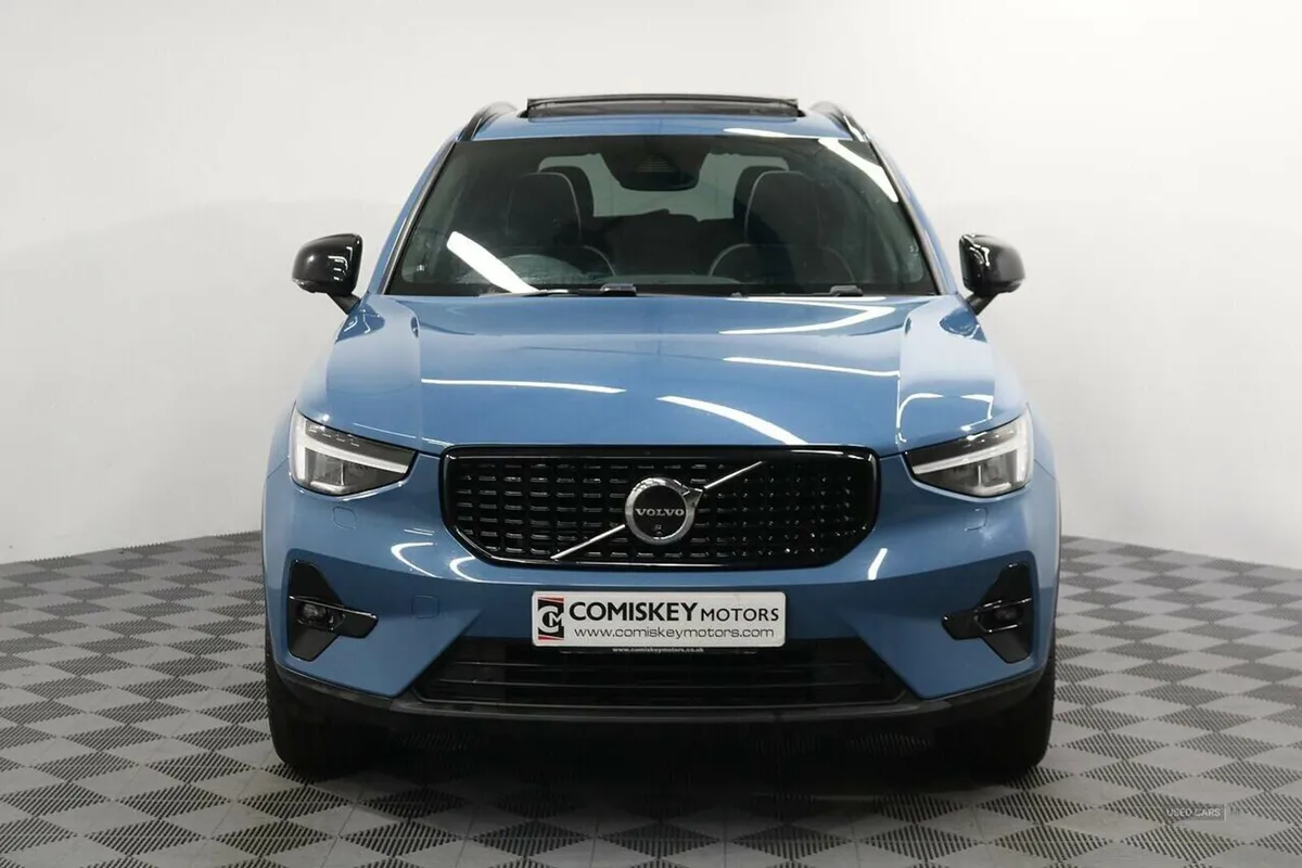 Volvo XC40 h T5 Ultimate Dark - Image 2