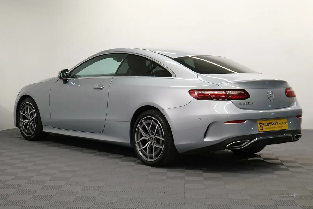 Mercedes-Benz E-Class E220d AMG Line - Image 4