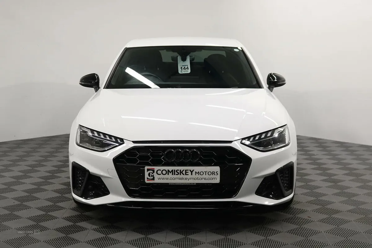 Audi A4 TDI Black Edition - Image 2