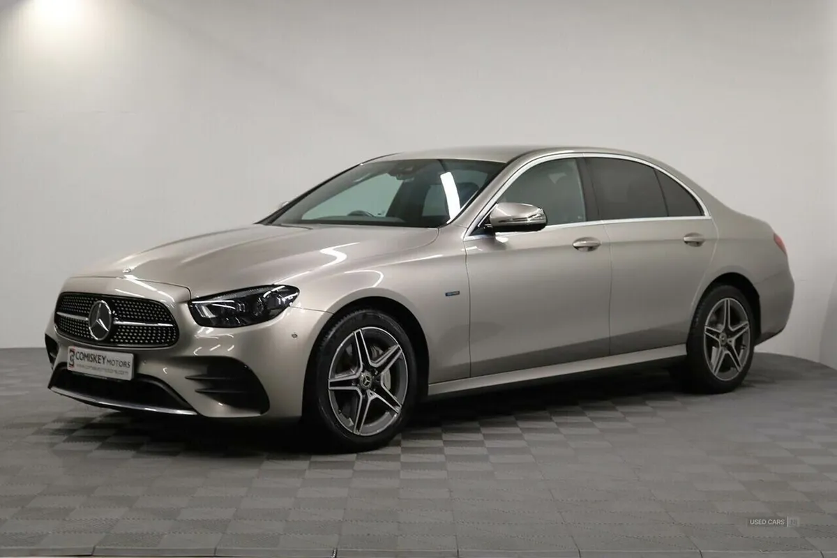 Mercedes-Benz E-Class E300de AMG Line - Image 3