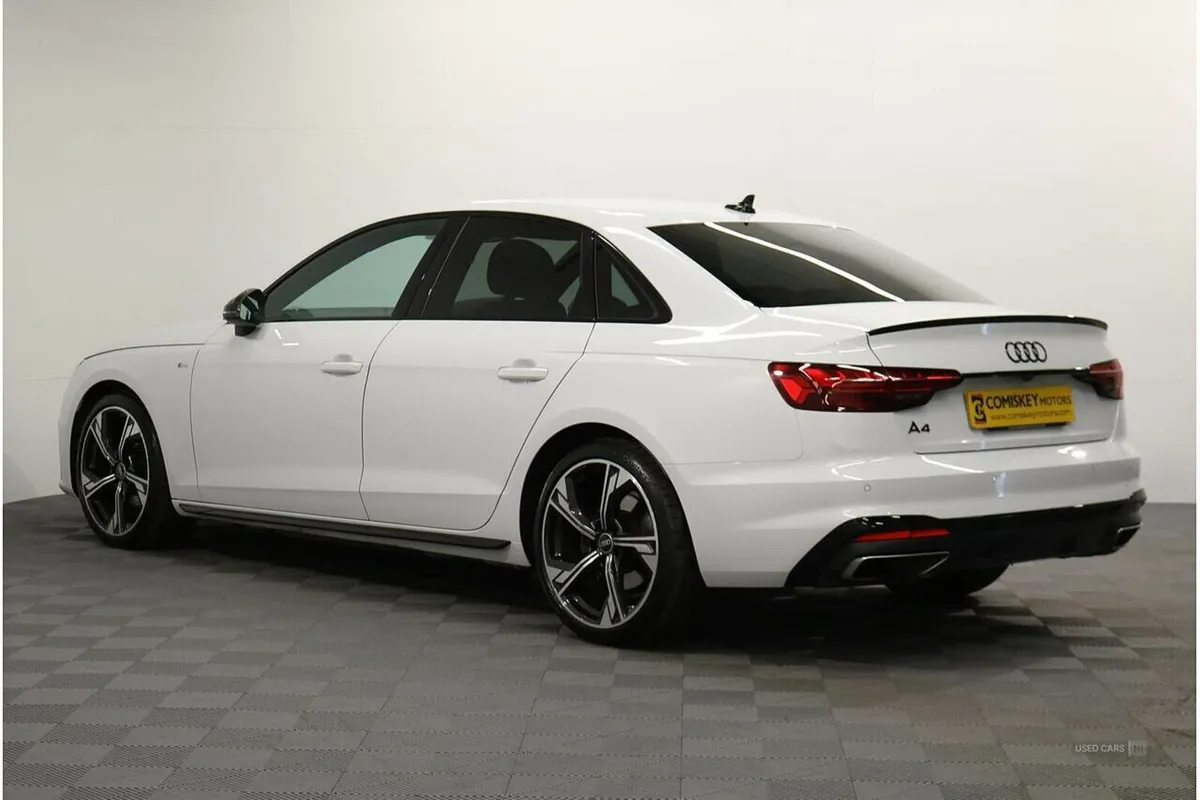 Audi A4 TDI Black Edition - Image 4