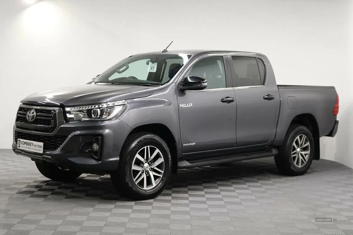 Toyota Hilux D-4D Invincible X - Image 3