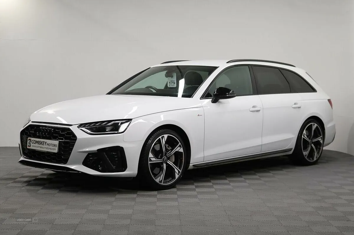 Audi A4 Avant TDI 40 Black Edition S Tronic Quattr - Image 3