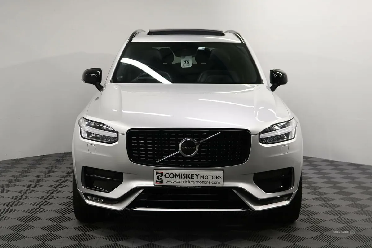 Volvo XC90 B5 MHEV R-Design Pro - Image 2