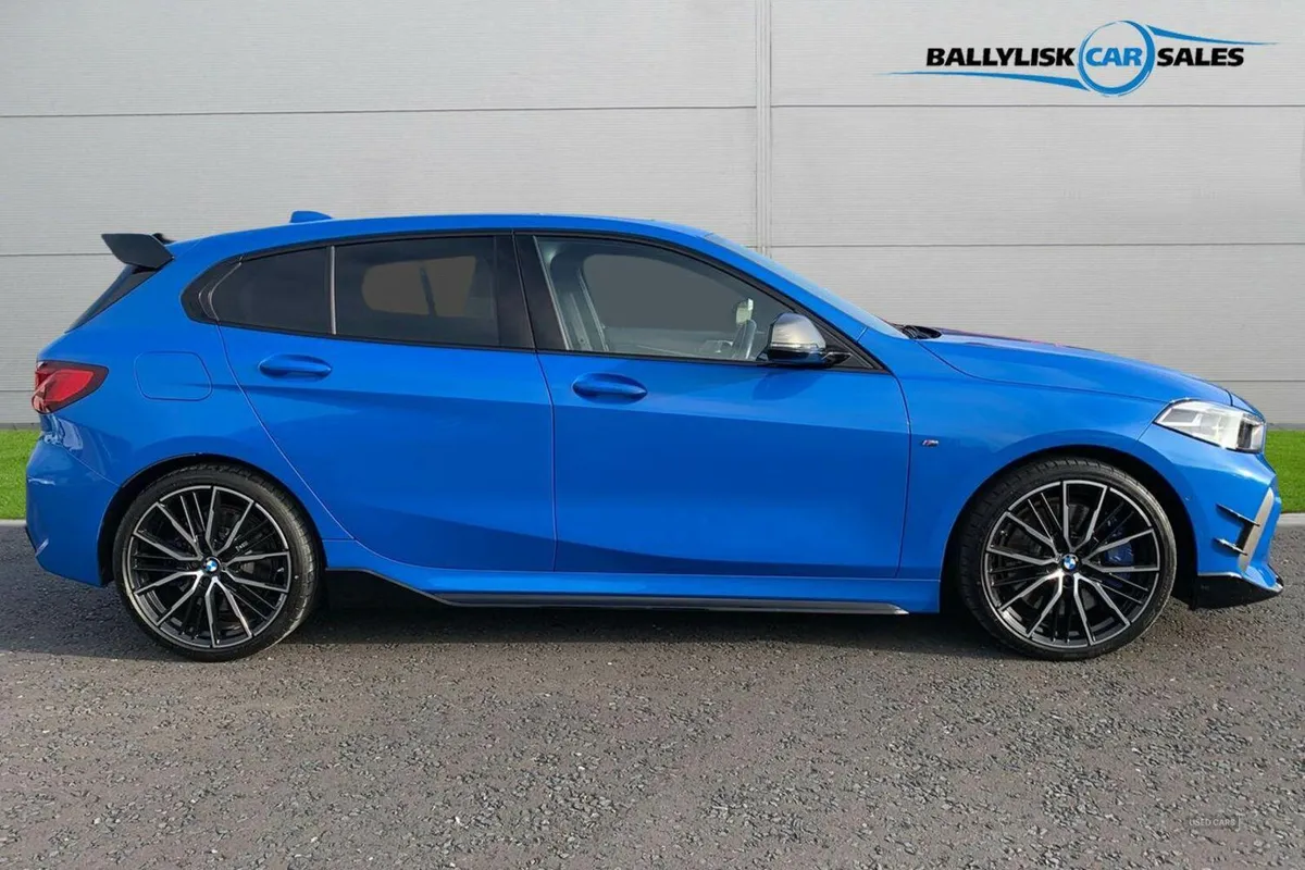 BMW 1-Series 2.0 M135i 306PS Auto xDrive in Misano - Image 3