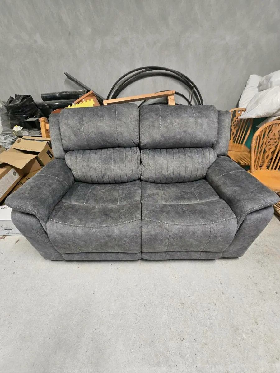 2 seater recliner couch - Image 1