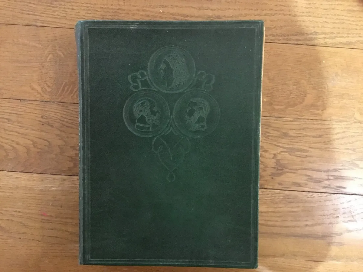 Book - The Pageant of the Century (1900-1933) - Image 2