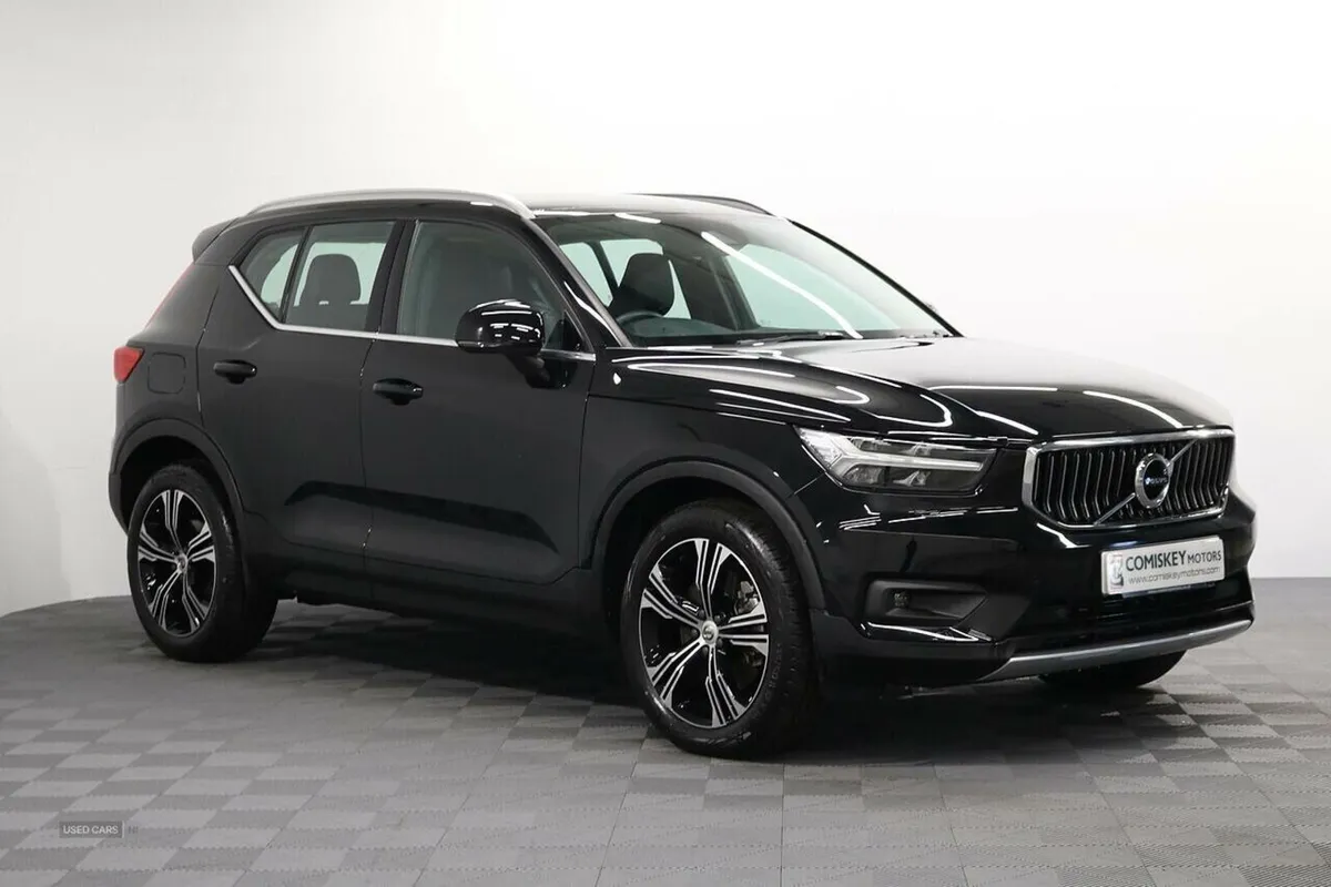 Volvo XC40 h T5 Twin Engine Inscription Pro - Image 1