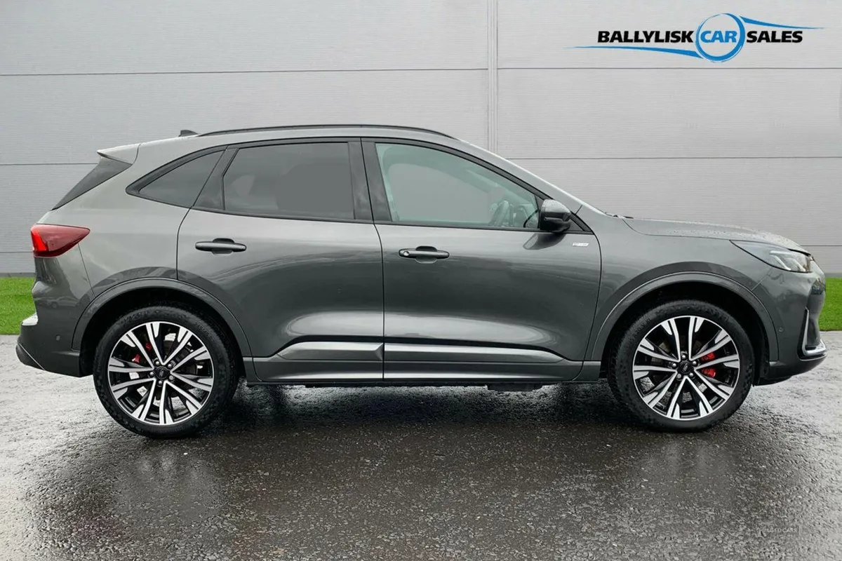 Ford Kuga 2.5 PHEV 14.4kWh ST-Line X in Magnetic w - Image 3