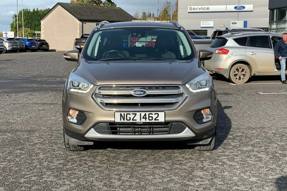 Ford Kuga 1.5 TDCi Titanium Edition in Diffused Si - Image 4