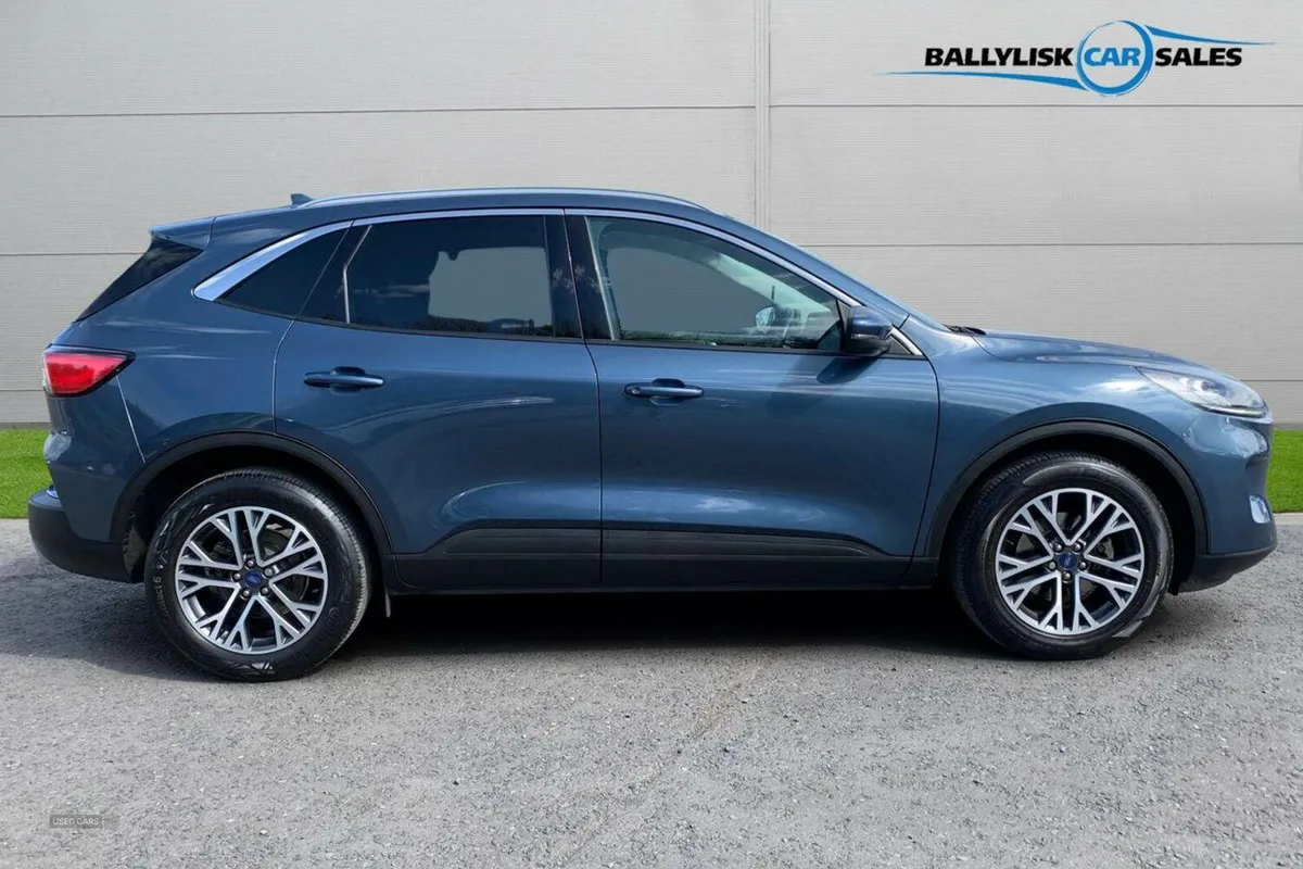 Ford Kuga 1.5 EcoBlue Titanium Edition in Chrome B - Image 3