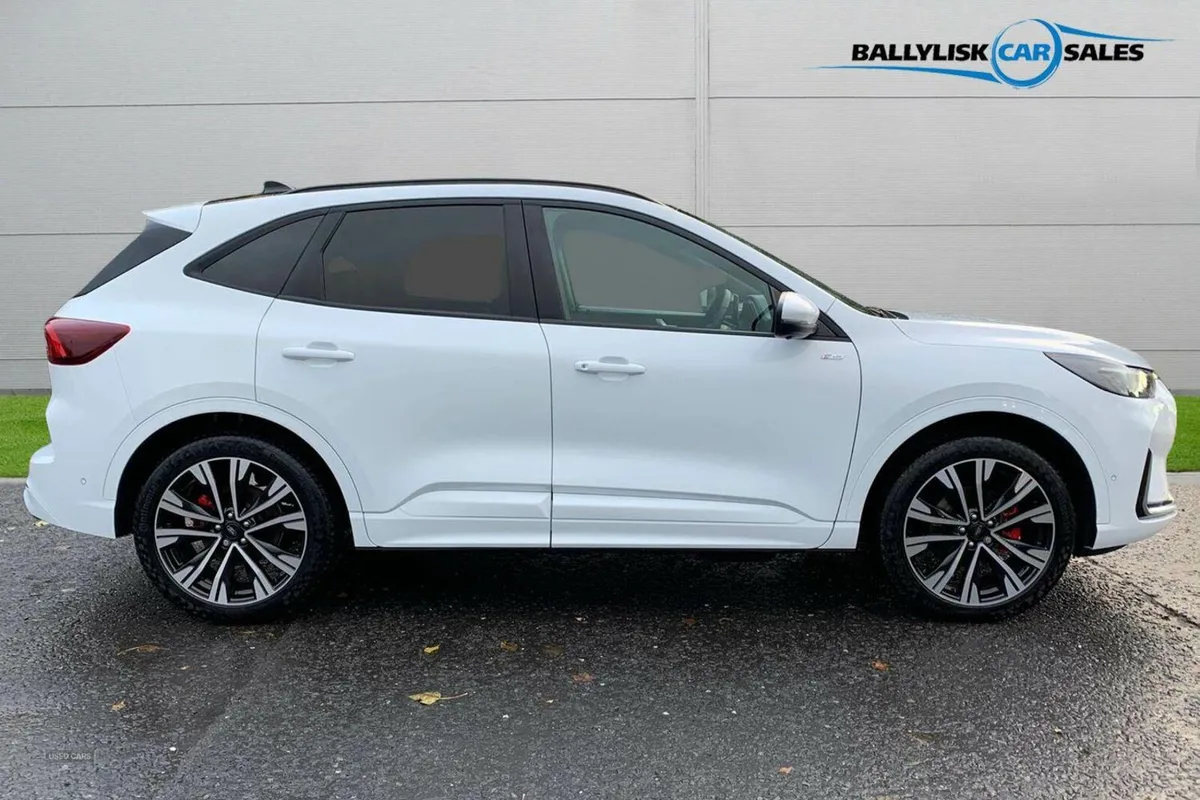 Ford Kuga 2.5 PHEV 14.4kWh ST-Line X in White with - Image 3