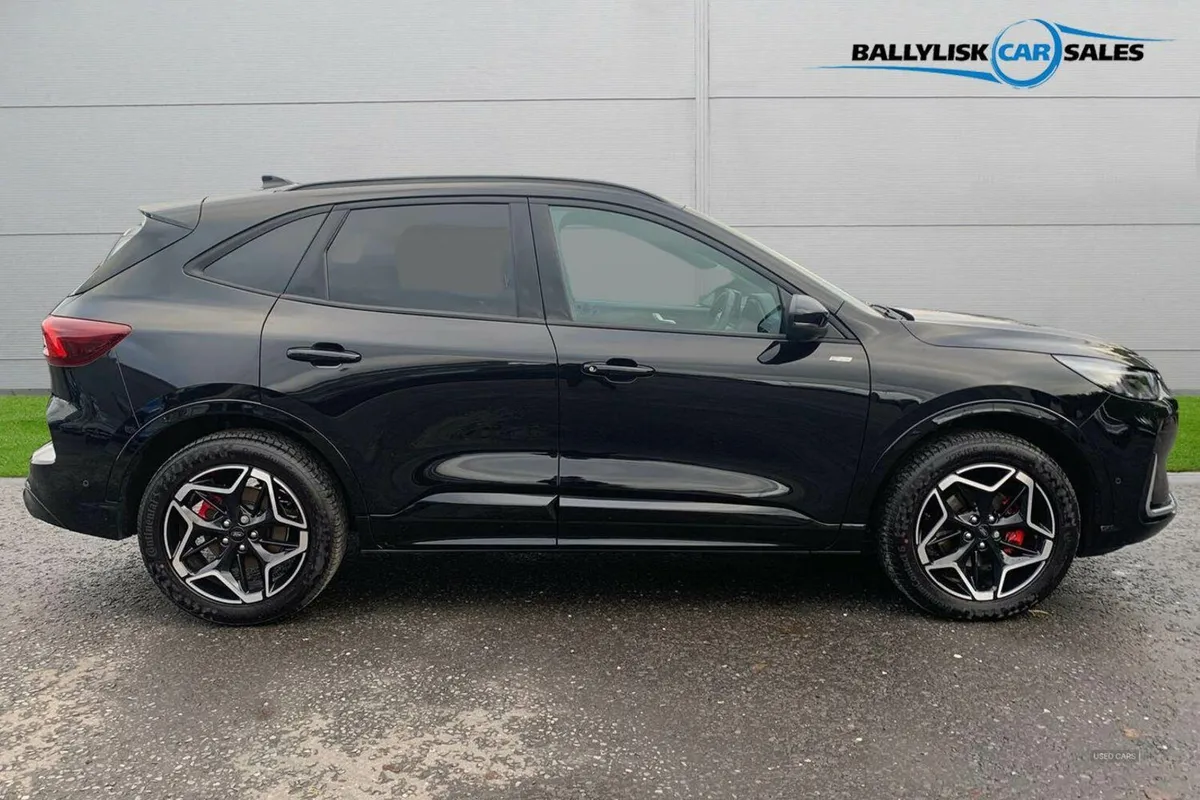 Ford Kuga 2.5 PHEV 14.4kWh ST-Line X in Agate Blac - Image 3