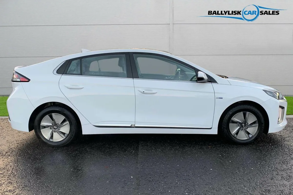 Hyundai IONIQ 1.6 h-GDi Premium Petrol Hybrid Auto - Image 3