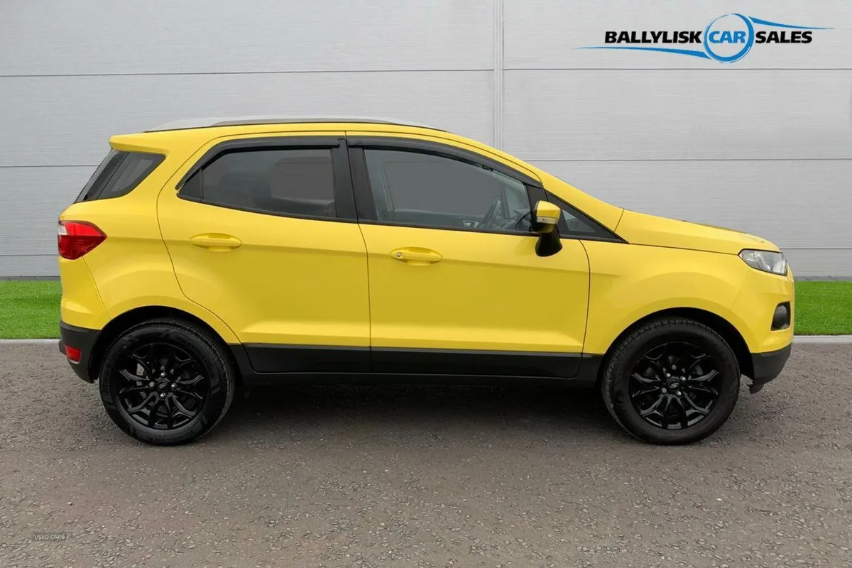 Ford EcoSport 1.5 TDCi 95PS Zetec in Bright Yellow - Image 3