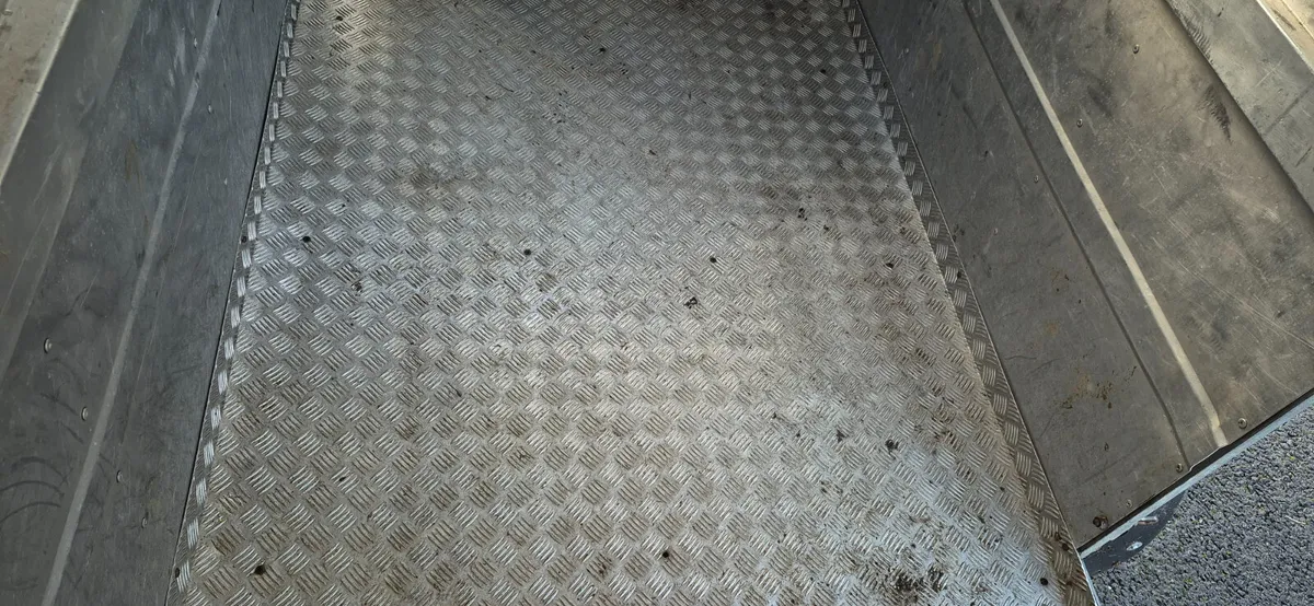 Livestock box - Image 4