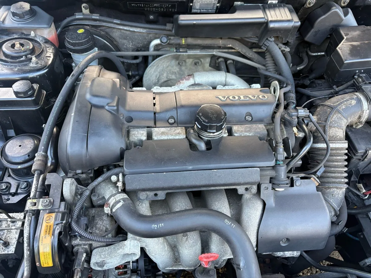 Volvo S40 2003 Engine required