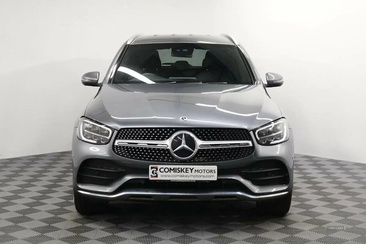 Mercedes-Benz GLC 300d AMG Line - Image 2