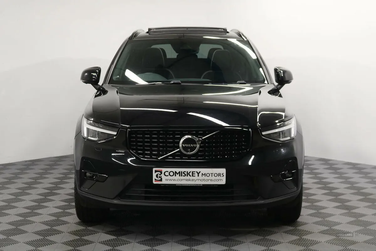 Volvo XC40 h T5 Ultimate Dark - Image 2