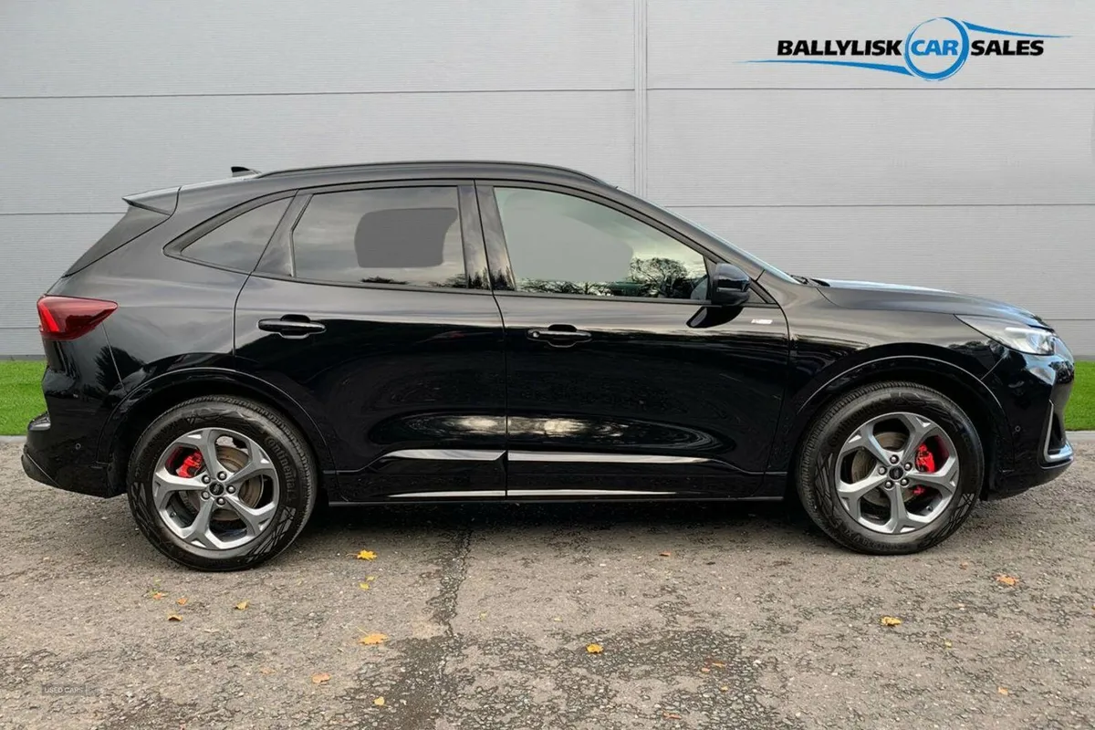 Ford Kuga 2.5h FHEV ST-Line in Agate Black with 10 - Image 3