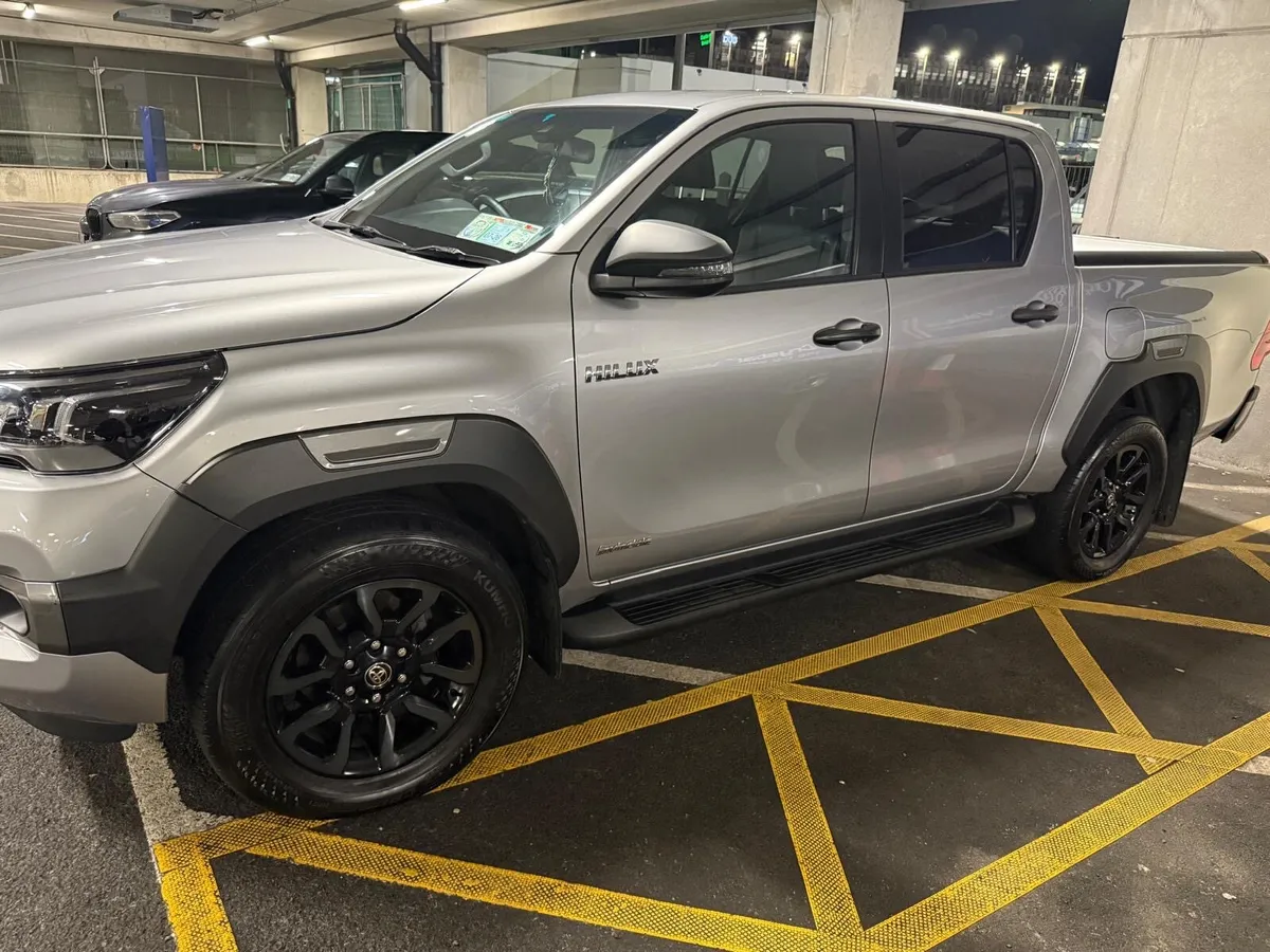 Toyota Hilux - Image 2